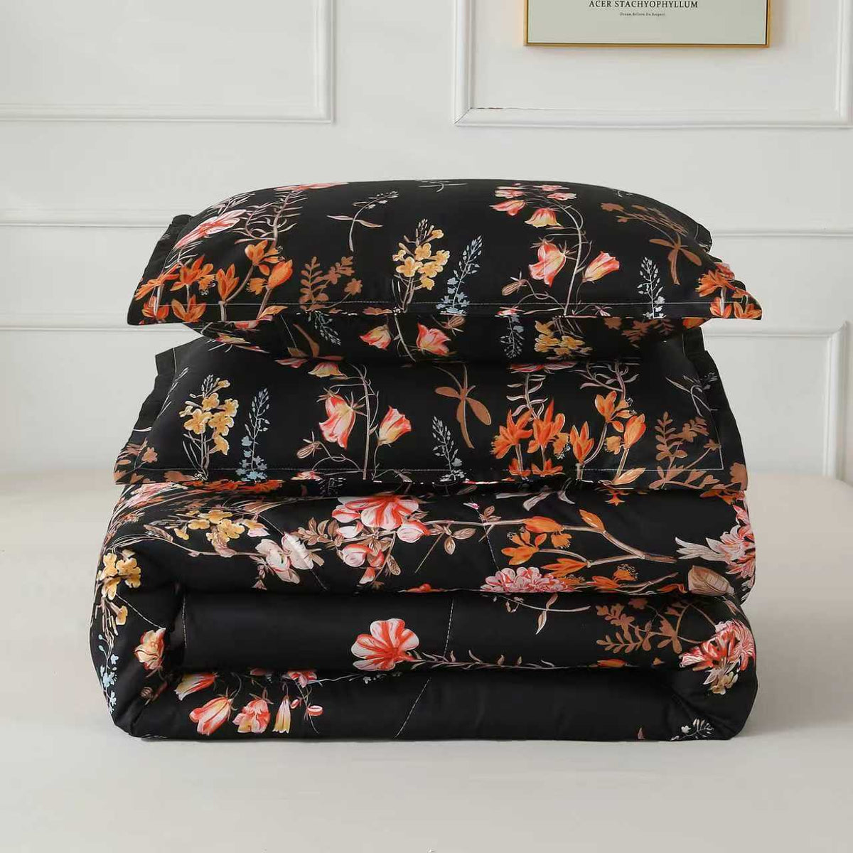 HeiSeFanHua Comforter